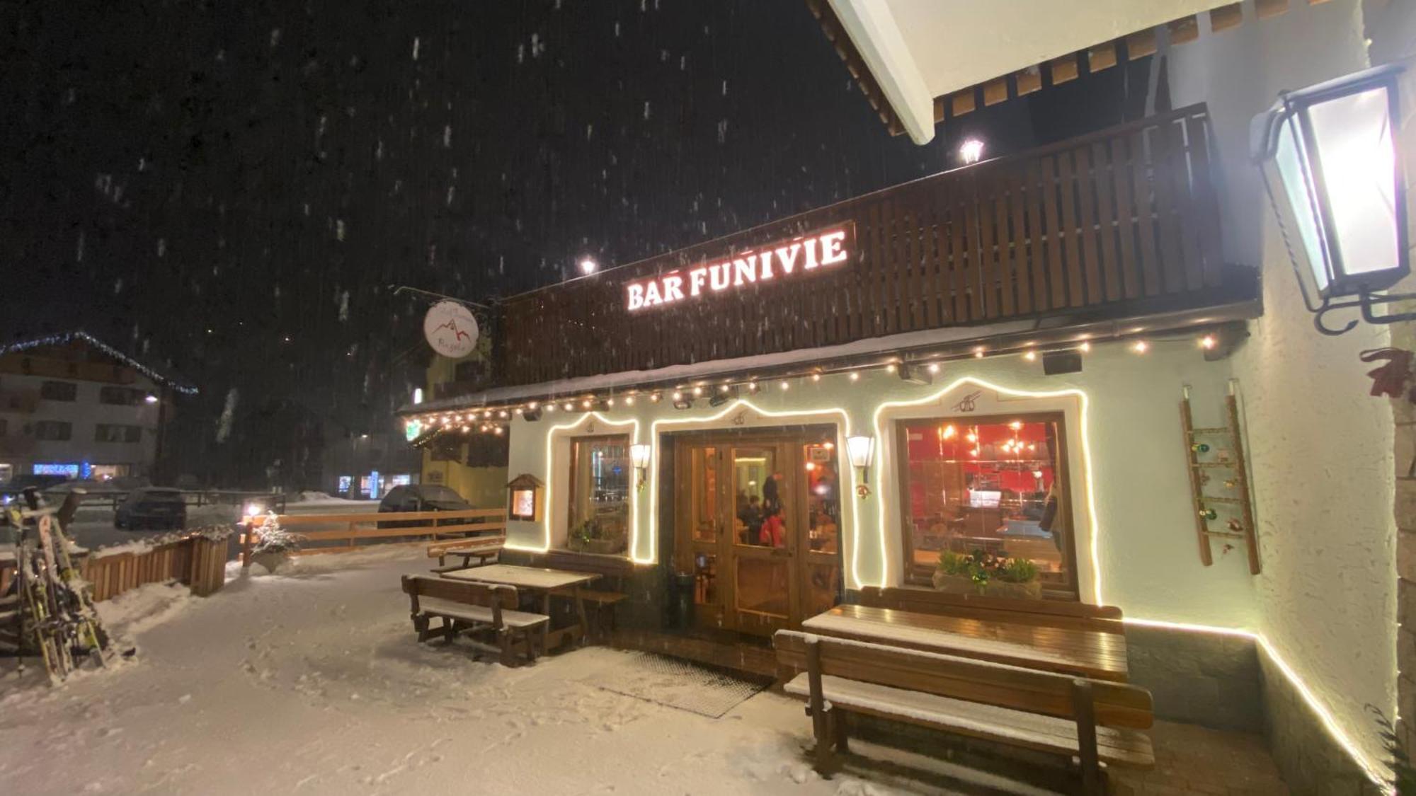 פינזולו Casteluce Hotel Funivie מראה חיצוני תמונה