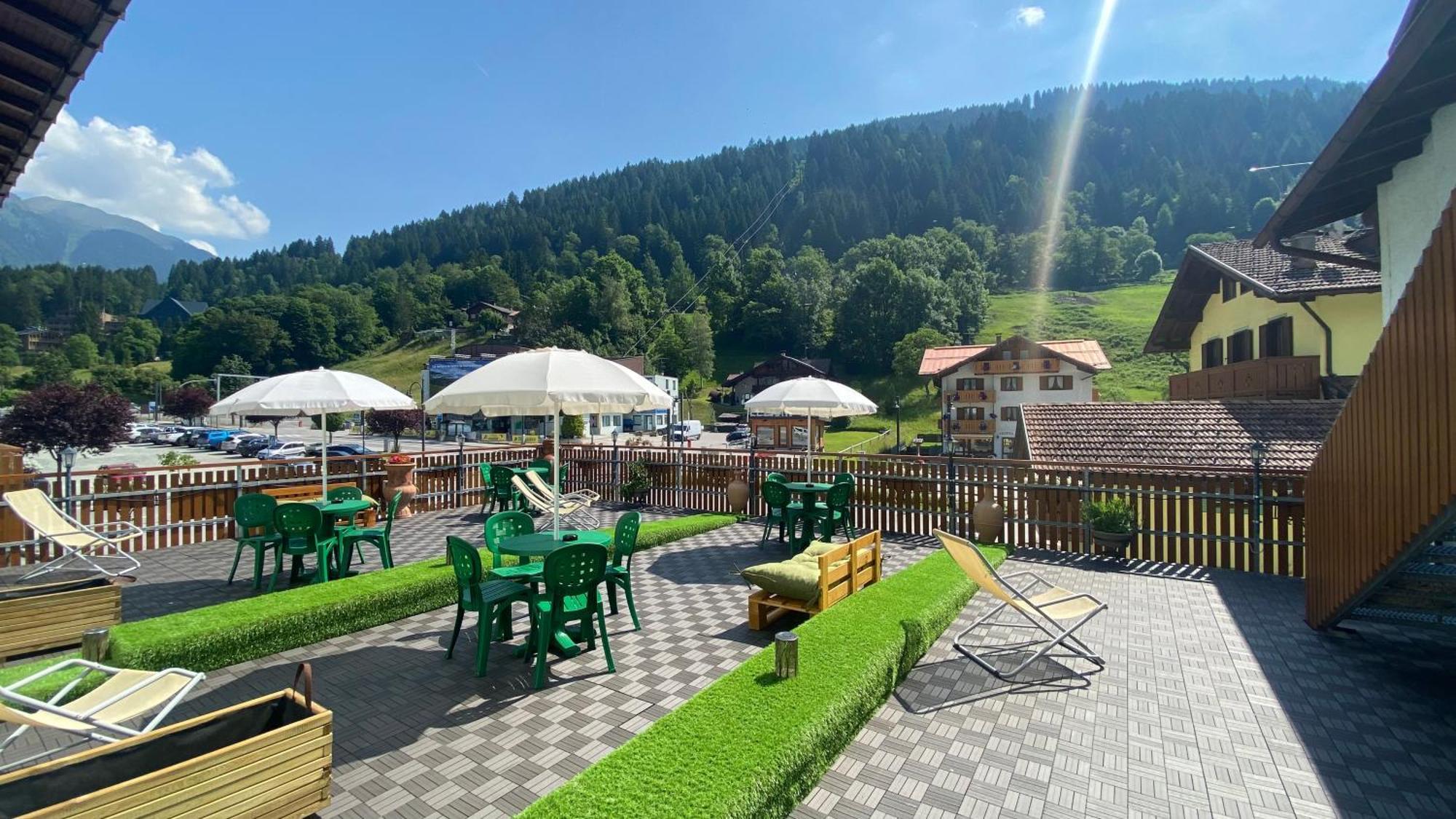 פינזולו Casteluce Hotel Funivie מראה חיצוני תמונה