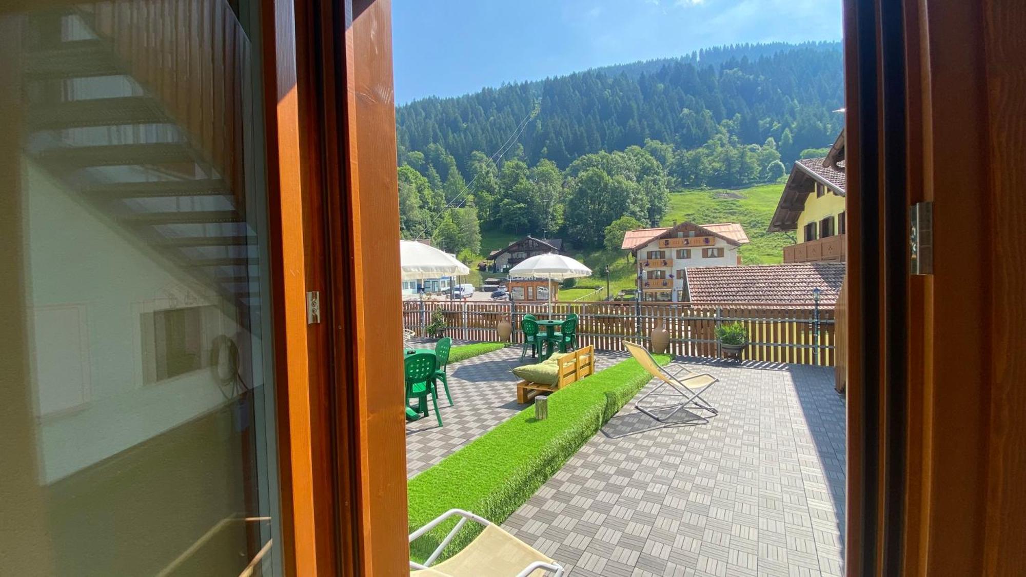 פינזולו Casteluce Hotel Funivie מראה חיצוני תמונה
