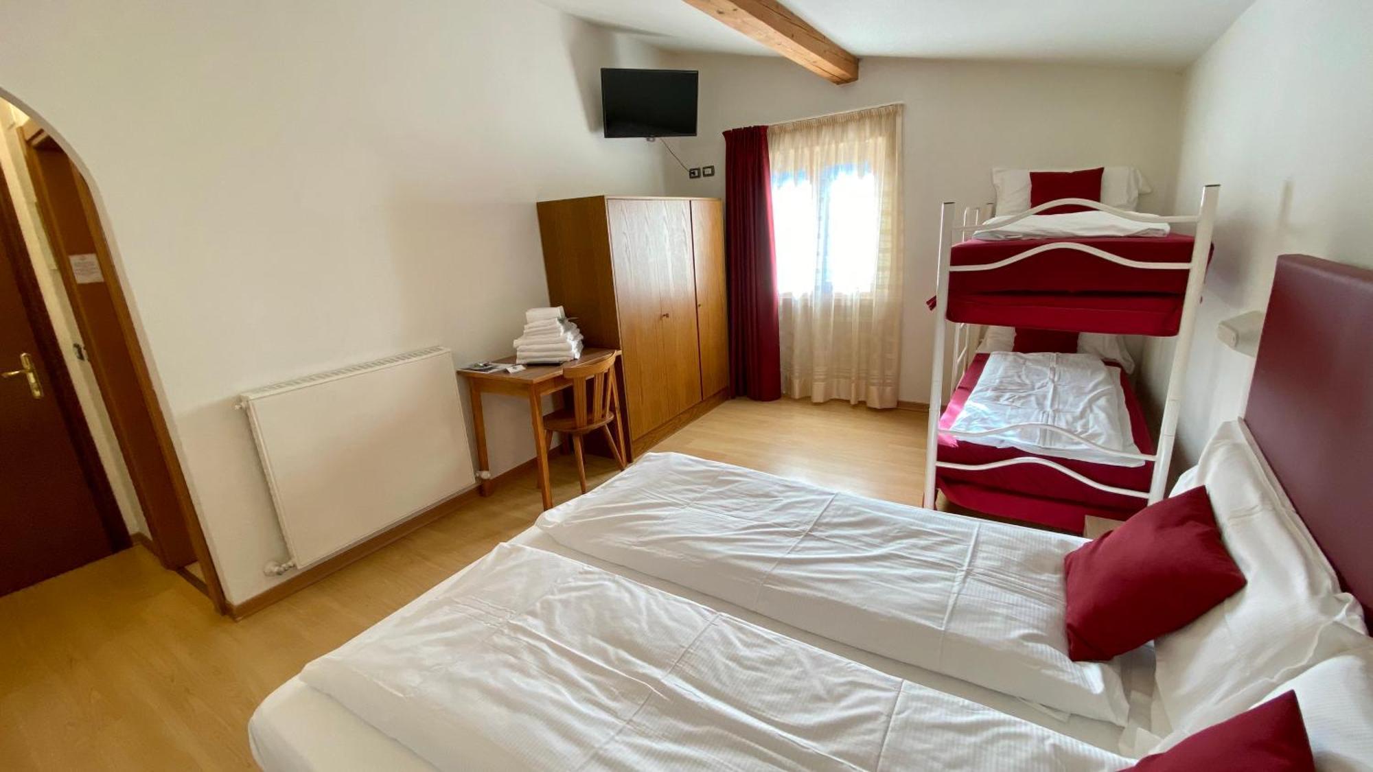 פינזולו Casteluce Hotel Funivie מראה חיצוני תמונה